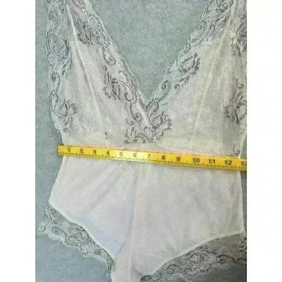 Marilyn Monroe Me Off Negligee Stretchy Lace Bodysuit Lingerie Pink Size M EUC - Picture 11 of 16